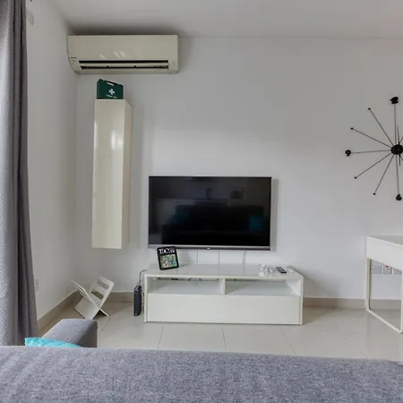 Modern 1br Penthouse With Terrace In St Julians By 360 Estates *